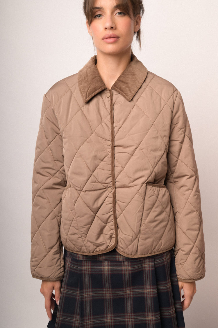 Piumino loose-fit in nylon trapuntato nocciola