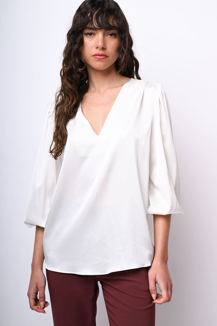 Blusa in raso con scollo a V
