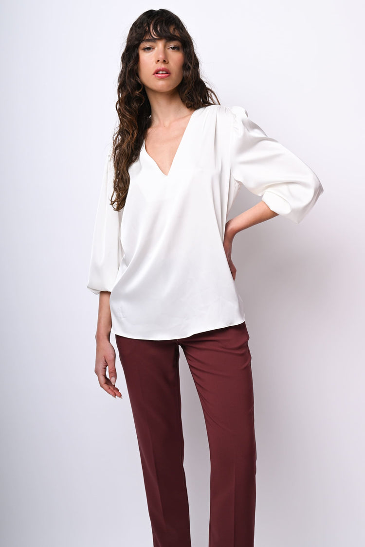 Blusa in raso con scollo a V