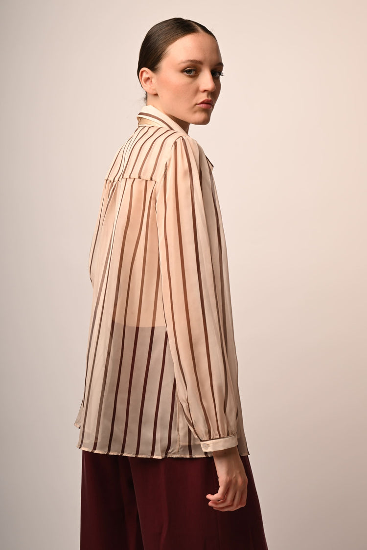 Camicia a righe con cravattino