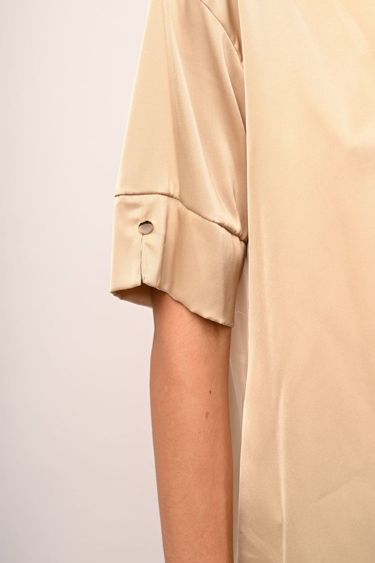Blusa in raso con scollo a V