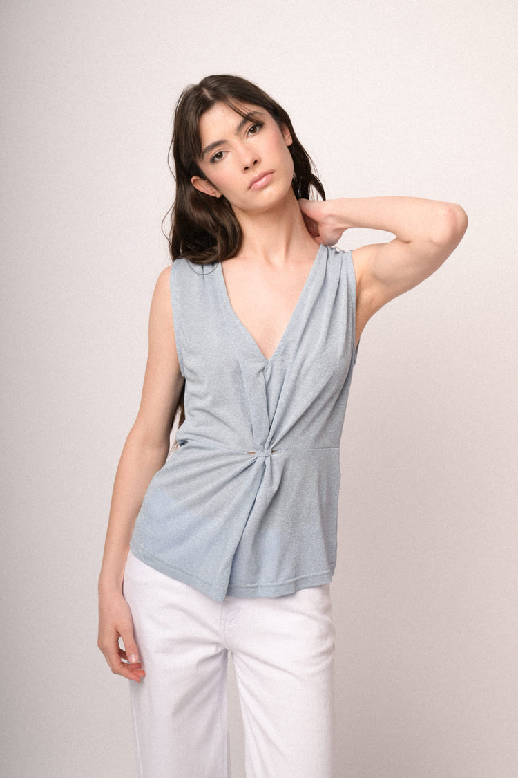 Top in maglia lurex celeste con nodo