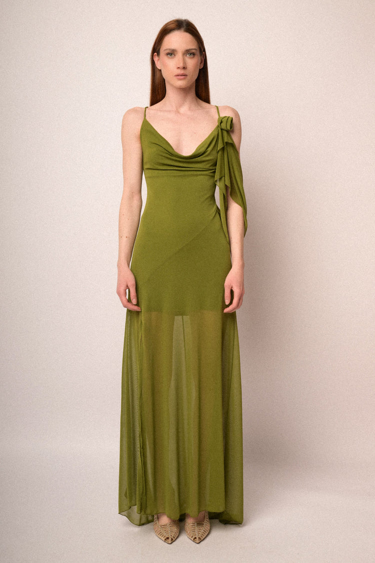 Abito lungo in tulle verde pistacchio con rosa 3D