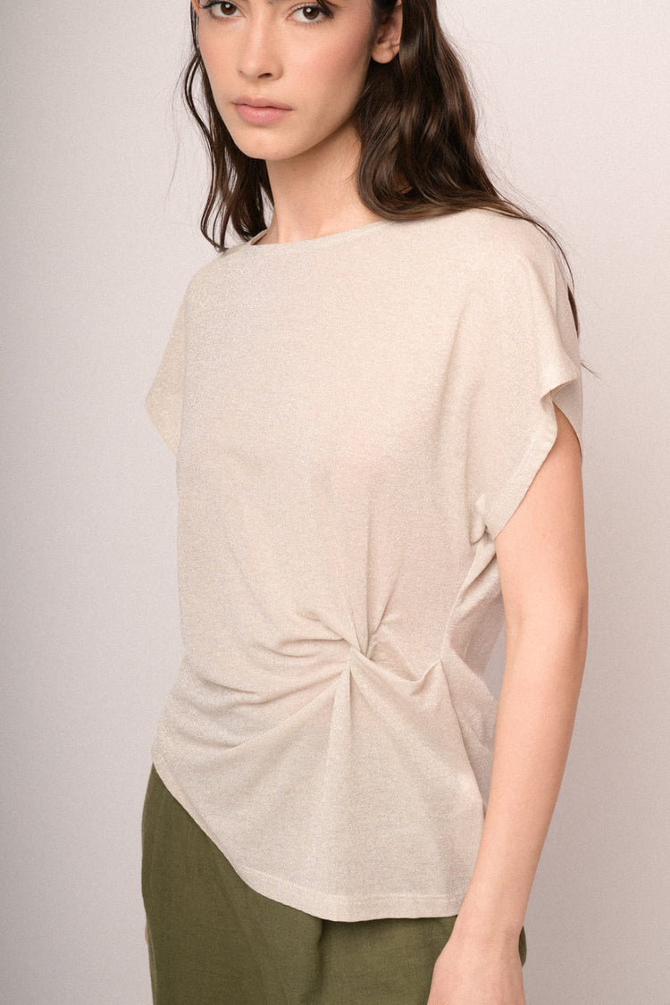 T-shirt in maglia lurex avorio con nodo