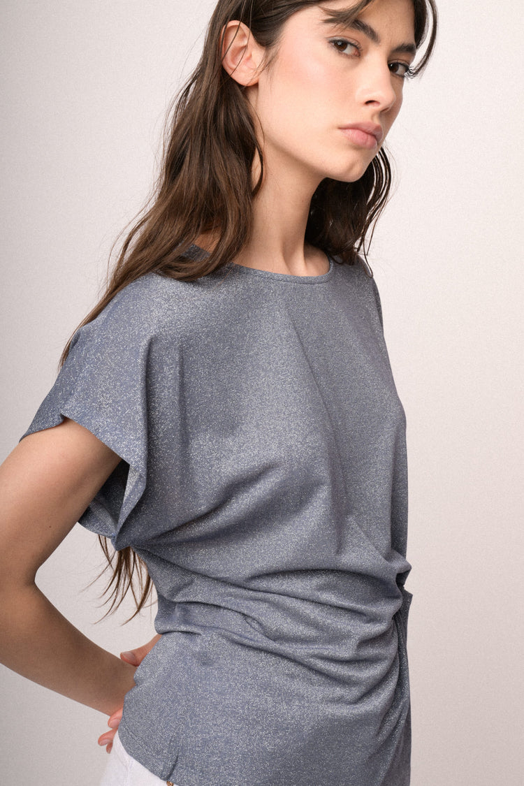 T-shirt in maglia lurex blu con nodo