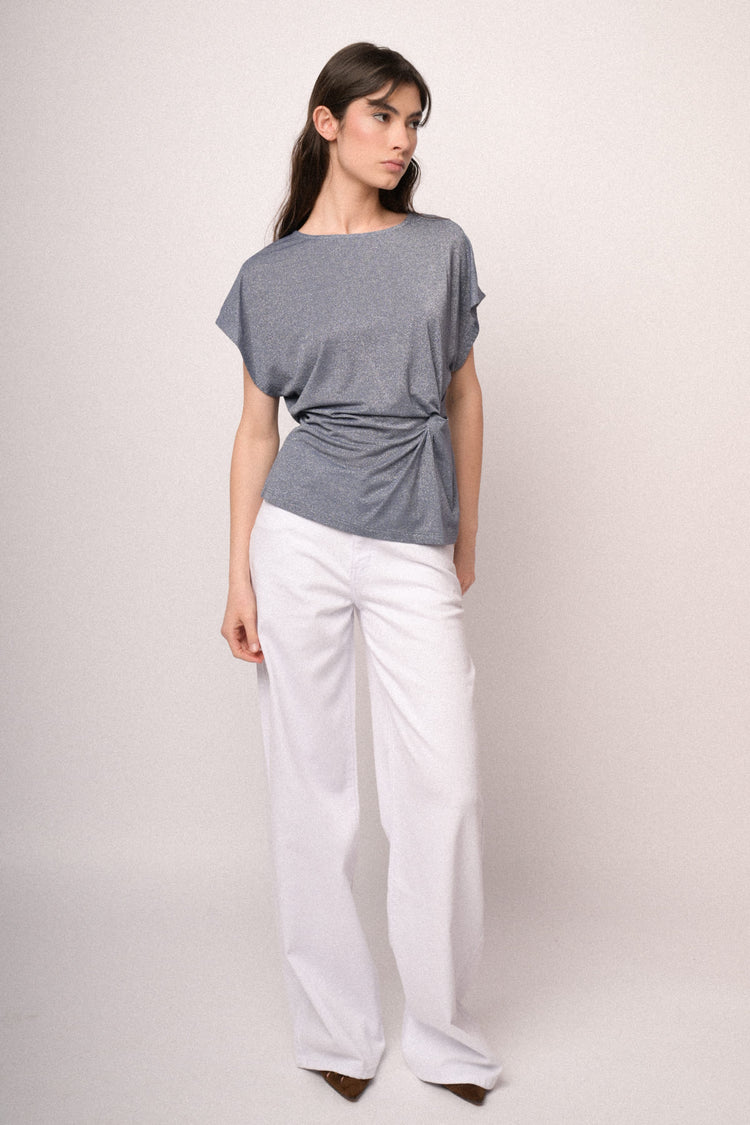 T-shirt in maglia lurex blu con nodo