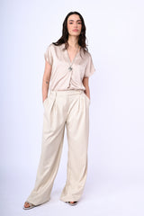 T-shirt in raso con scollo V
