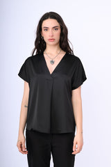 T-shirt in raso con scollo V