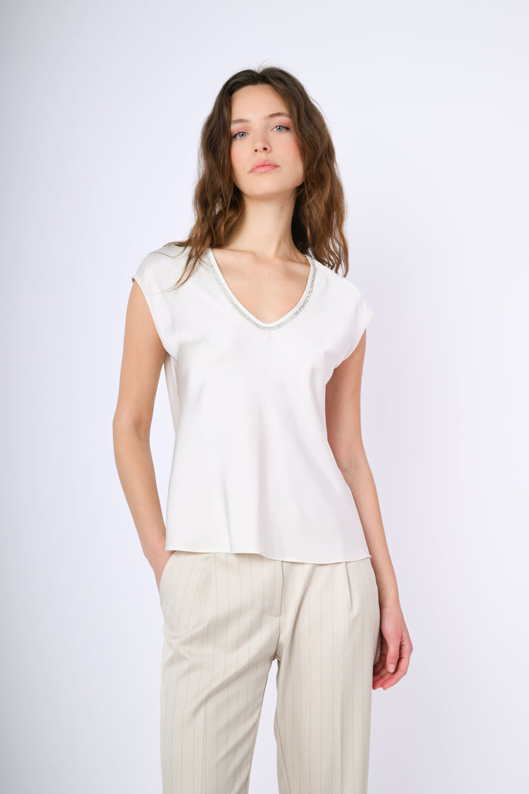 T-shirt in raso con strass