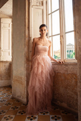 Abito lungo a bustier in tulle con volants