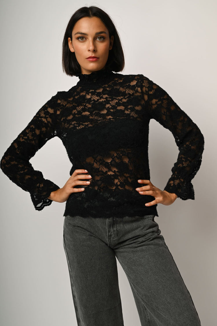 Top a maniche lunghe in pizzo