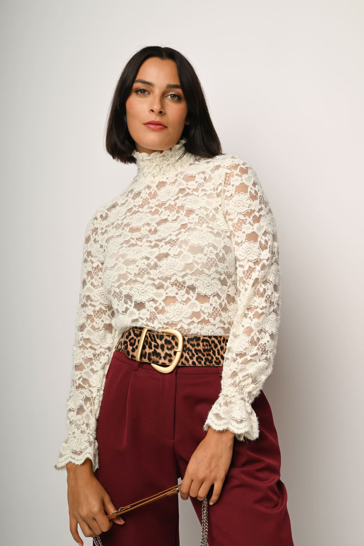 Top a maniche lunghe in pizzo