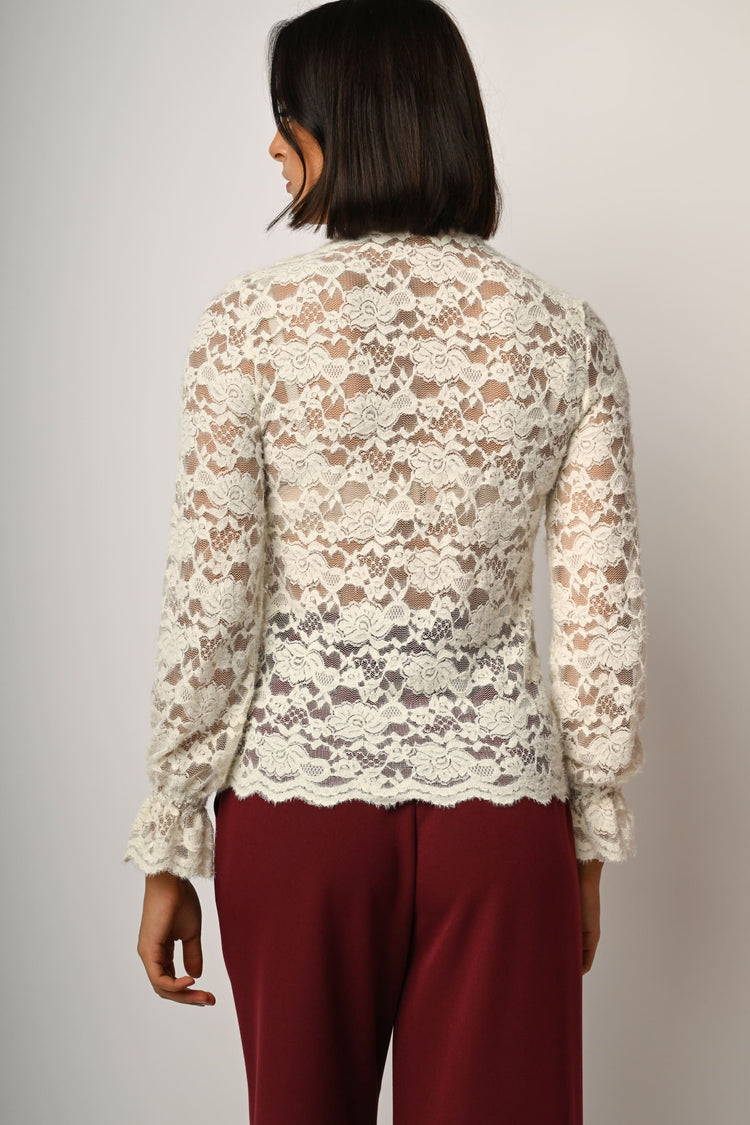 Top a maniche lunghe in pizzo