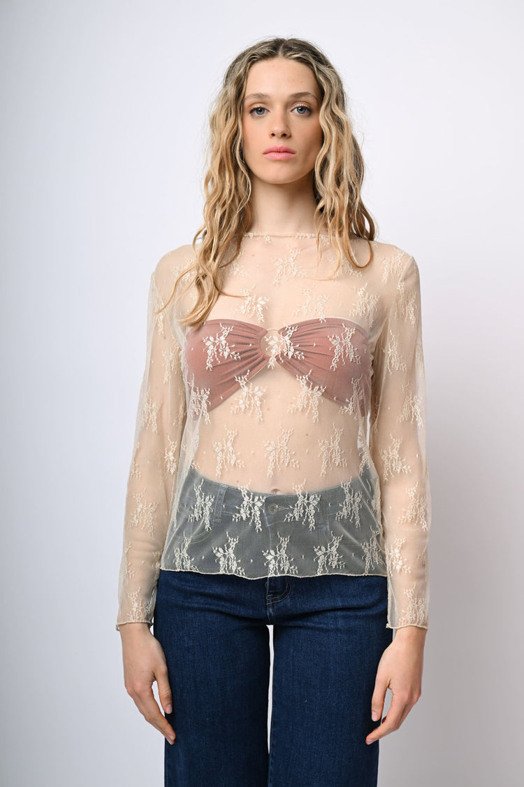 Top in tulle con ricami e scollo a barchetta