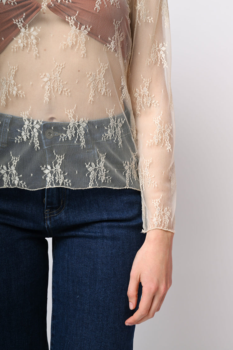 Top in tulle con ricami e scollo a barchetta