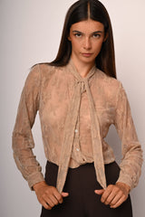 Camicia in pizzo con fiocco
