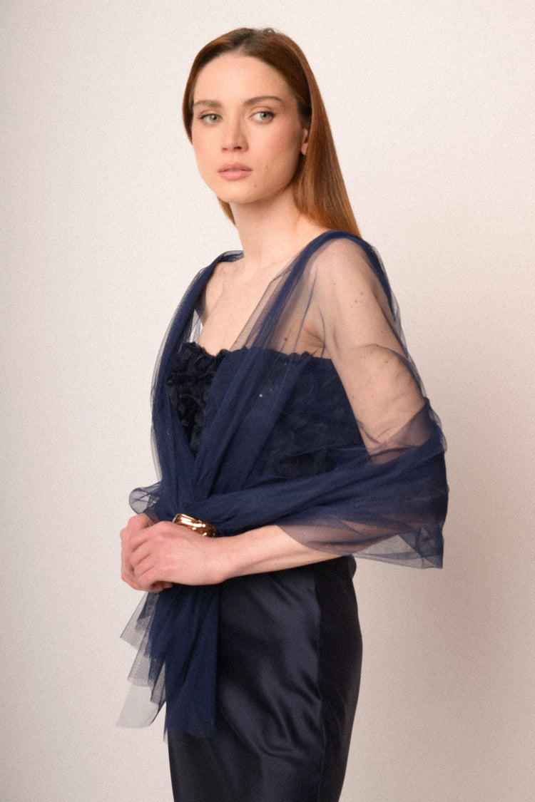 Coprispalle in tulle blu con fibbia oro