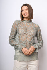 Top a maniche lunghe in pizzo