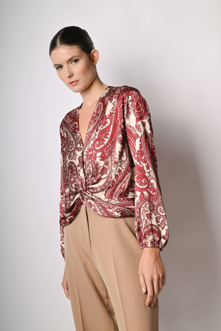 Blusa con nodo a stampa paisley