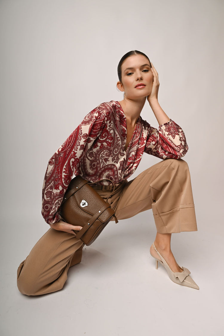 Blusa con nodo a stampa paisley