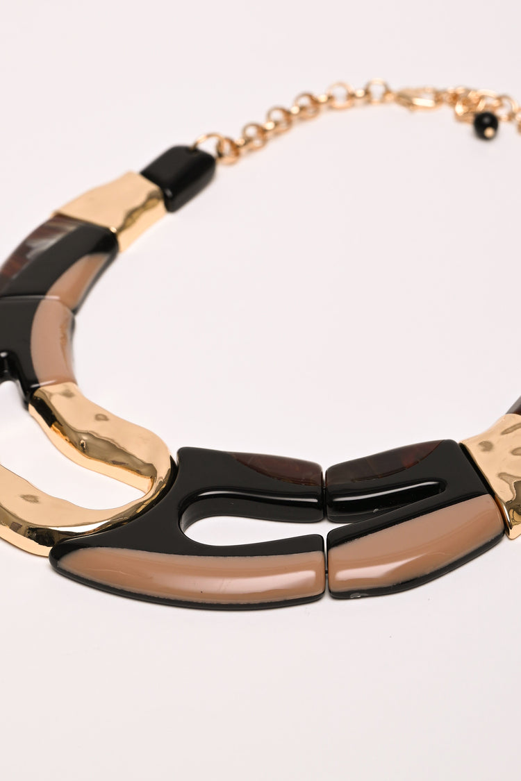 Collana con pietre irregolari