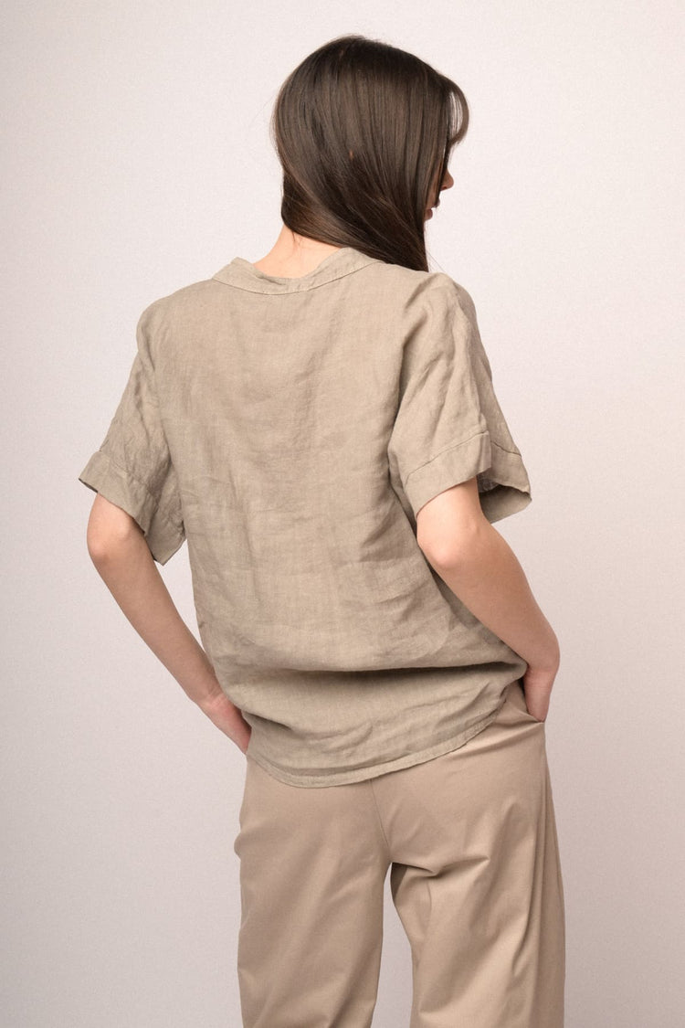 Camicia in lino kaki con nodo