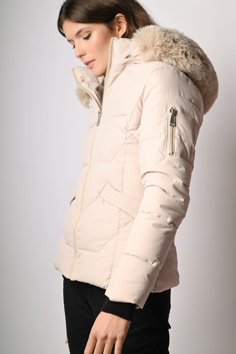 Piumino con cappuccio in faux fur