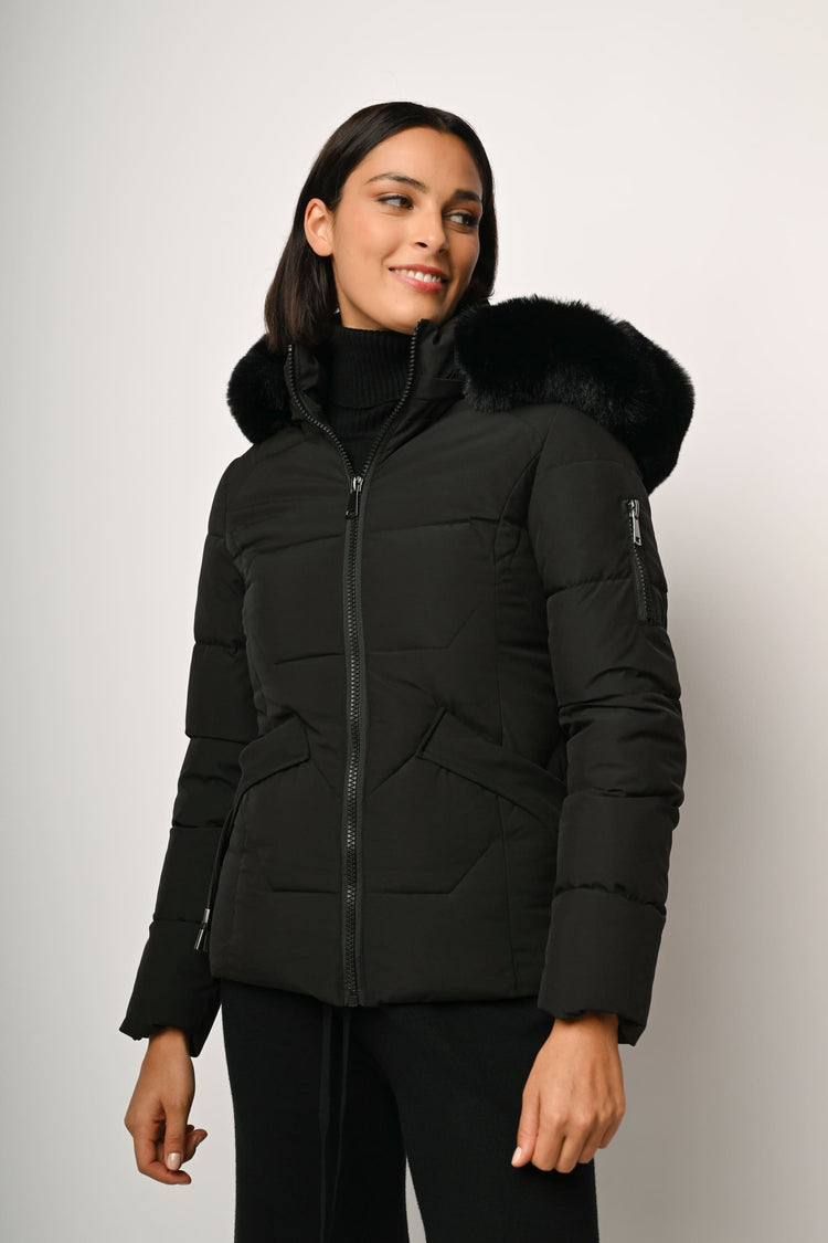 Piumino con cappuccio in faux fur