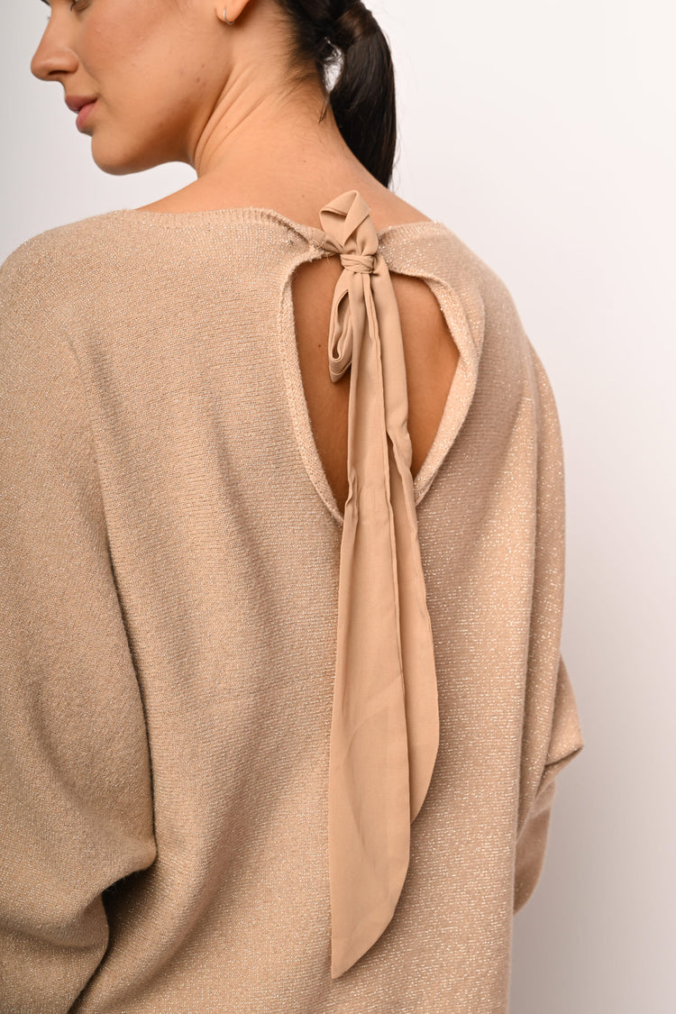 Pull con fiocco sul retro