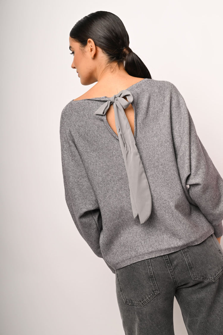Pull con fiocco sul retro