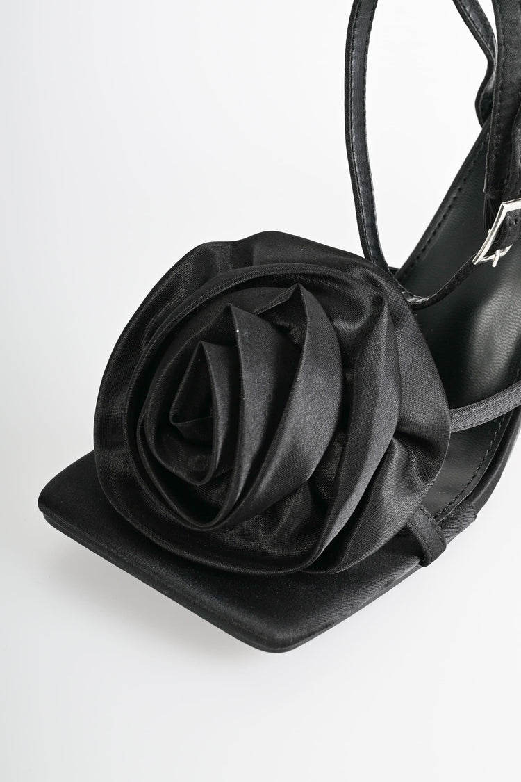 Sandali in raso con rosa