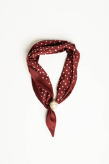 Foulard a stampa pois cioccolato/bianco con perla