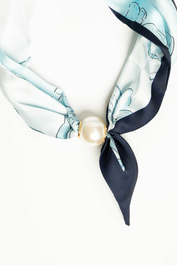 Foulard a stampa floreale multicolor con perla