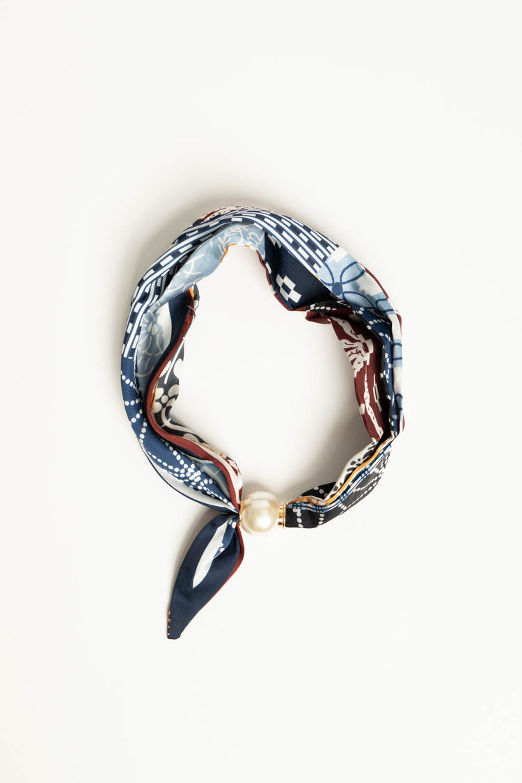 Foulard a stampa geometrica multicolor con perla