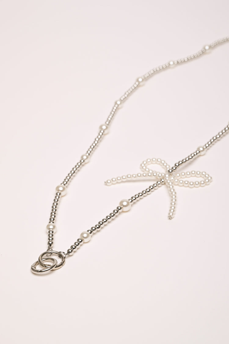 Collana porta-badge con perline e fiocco