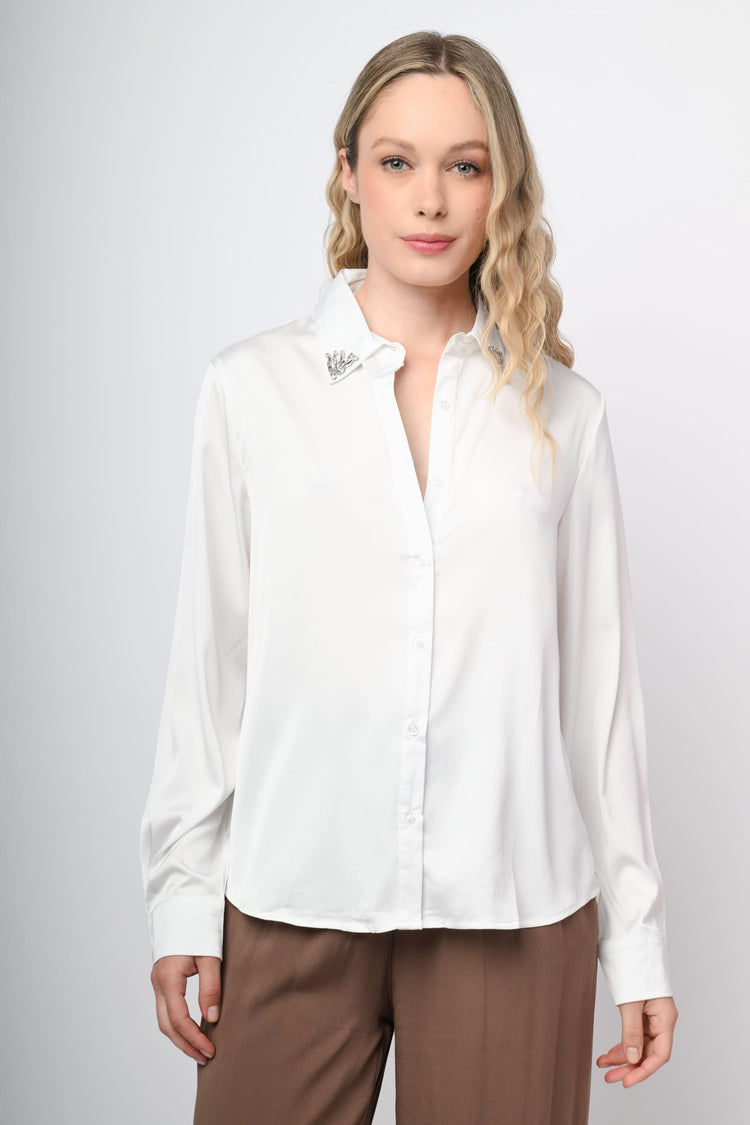 Camicia in raso con colletto gioiello
