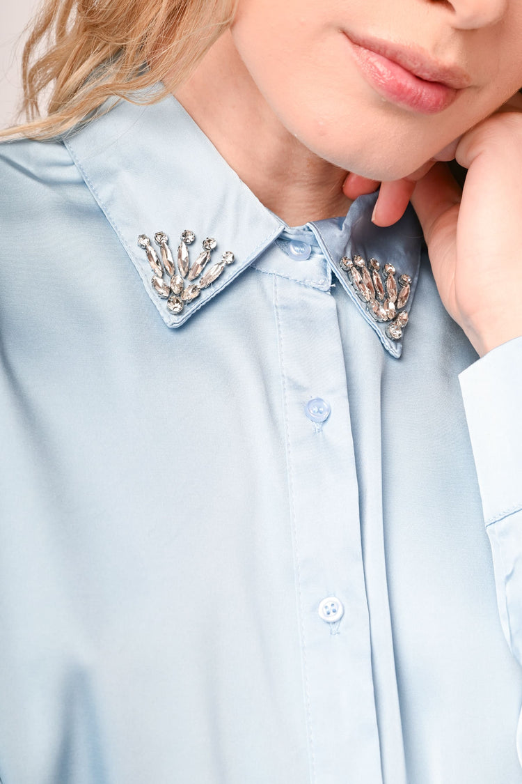 Camicia in raso con colletto gioiello