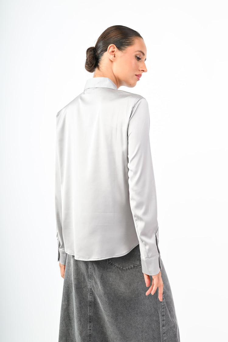 Camicia in raso con colletto gioiello