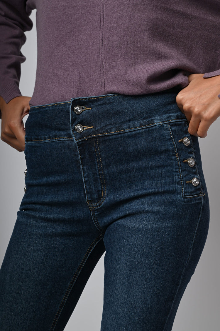 Jeans svasati con bottoni