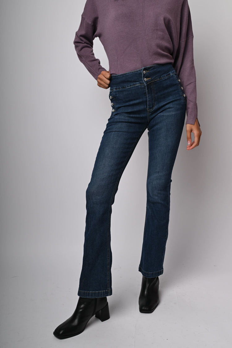 Jeans svasati con bottoni