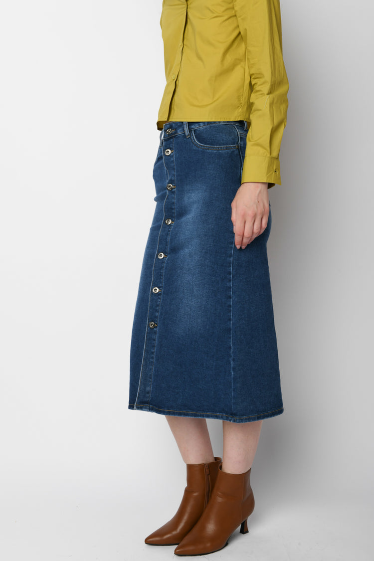 Gonna midi in denim con bottoni