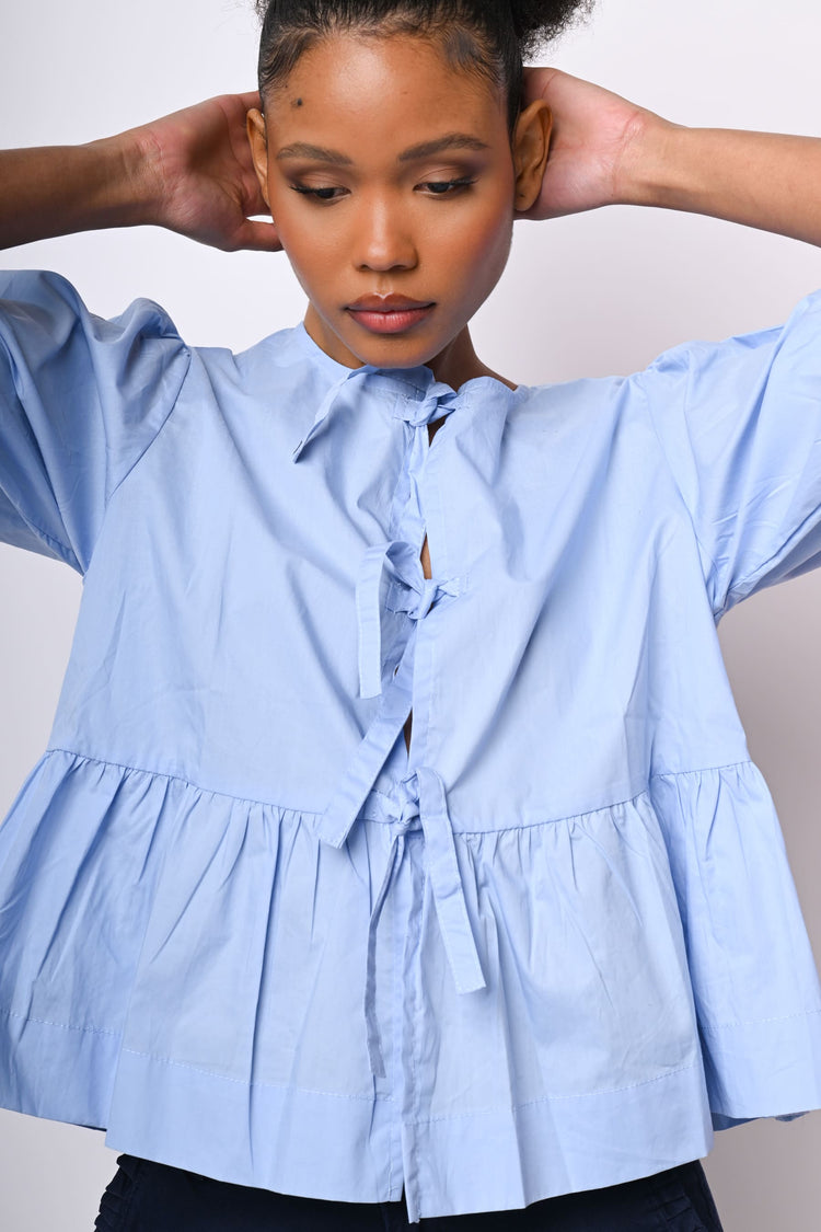 Blusa con laccetti