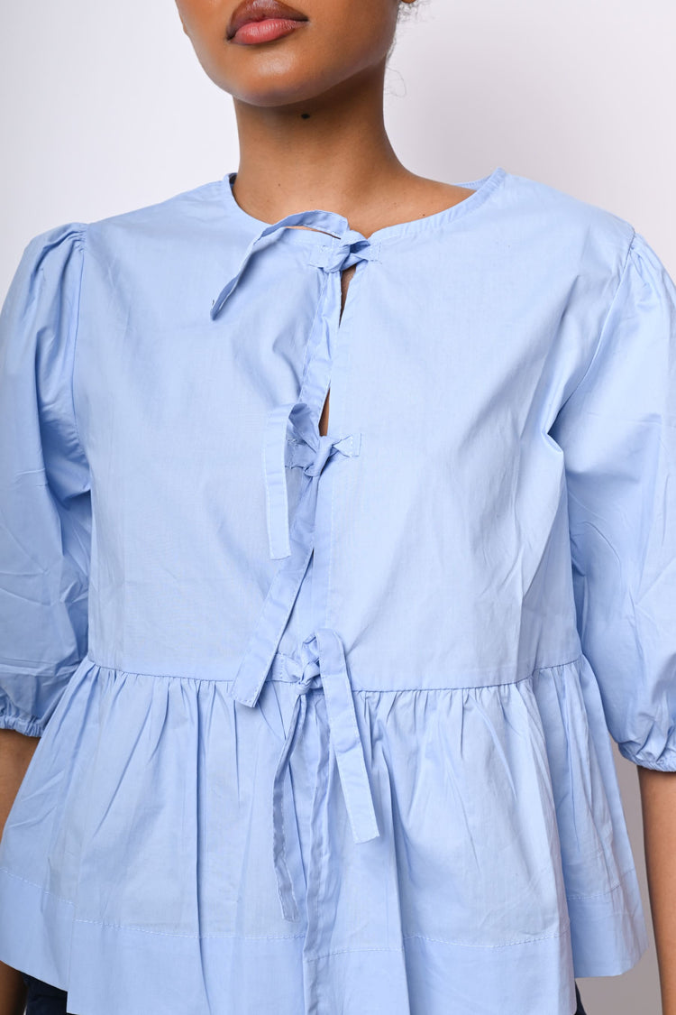 Blusa con laccetti
