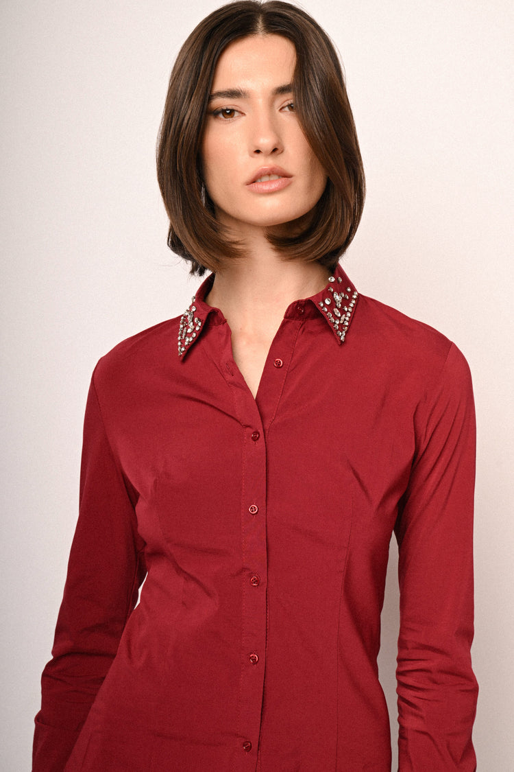 Camicia con strass sul colletto