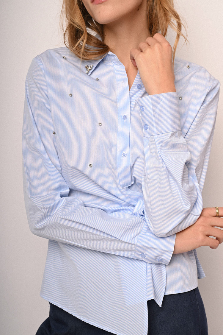 Camicia con nodo e cristalli