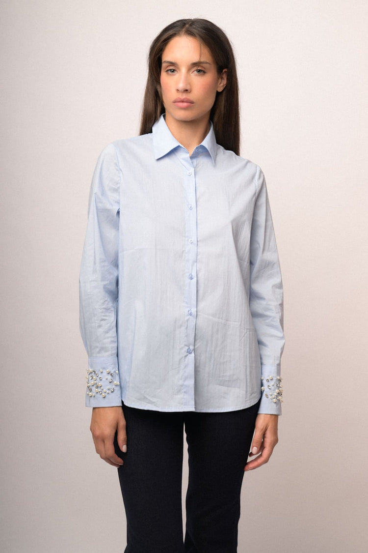 Camicia misto cotone azzurro con polsini-gioiello