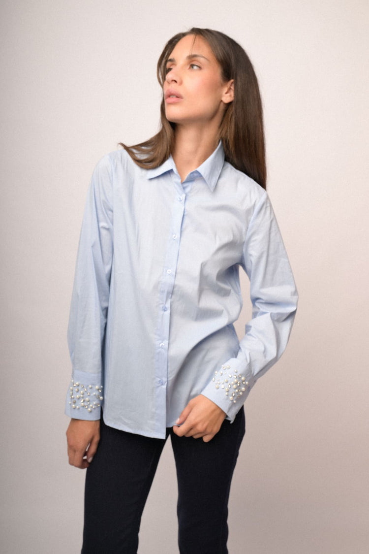 Camicia misto cotone azzurro con polsini-gioiello