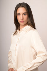 Camicia in raso avorio con colletto gioiello