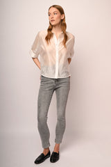 Jeans skinny in denim grigio con decorazione strass