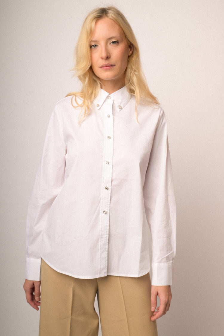 Camicia over con bottoni preziosi